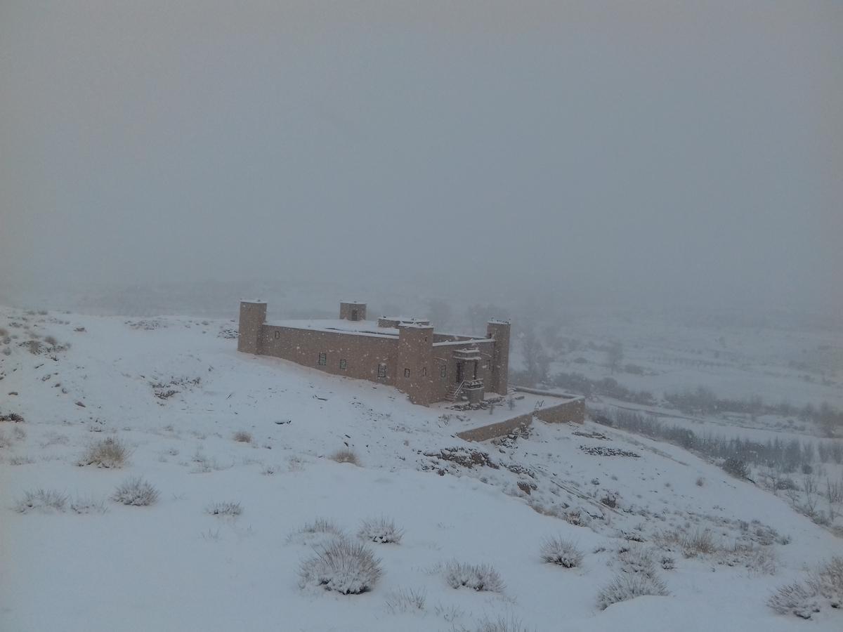 Kasbah Izoran Hotel Midelt Bagian luar foto