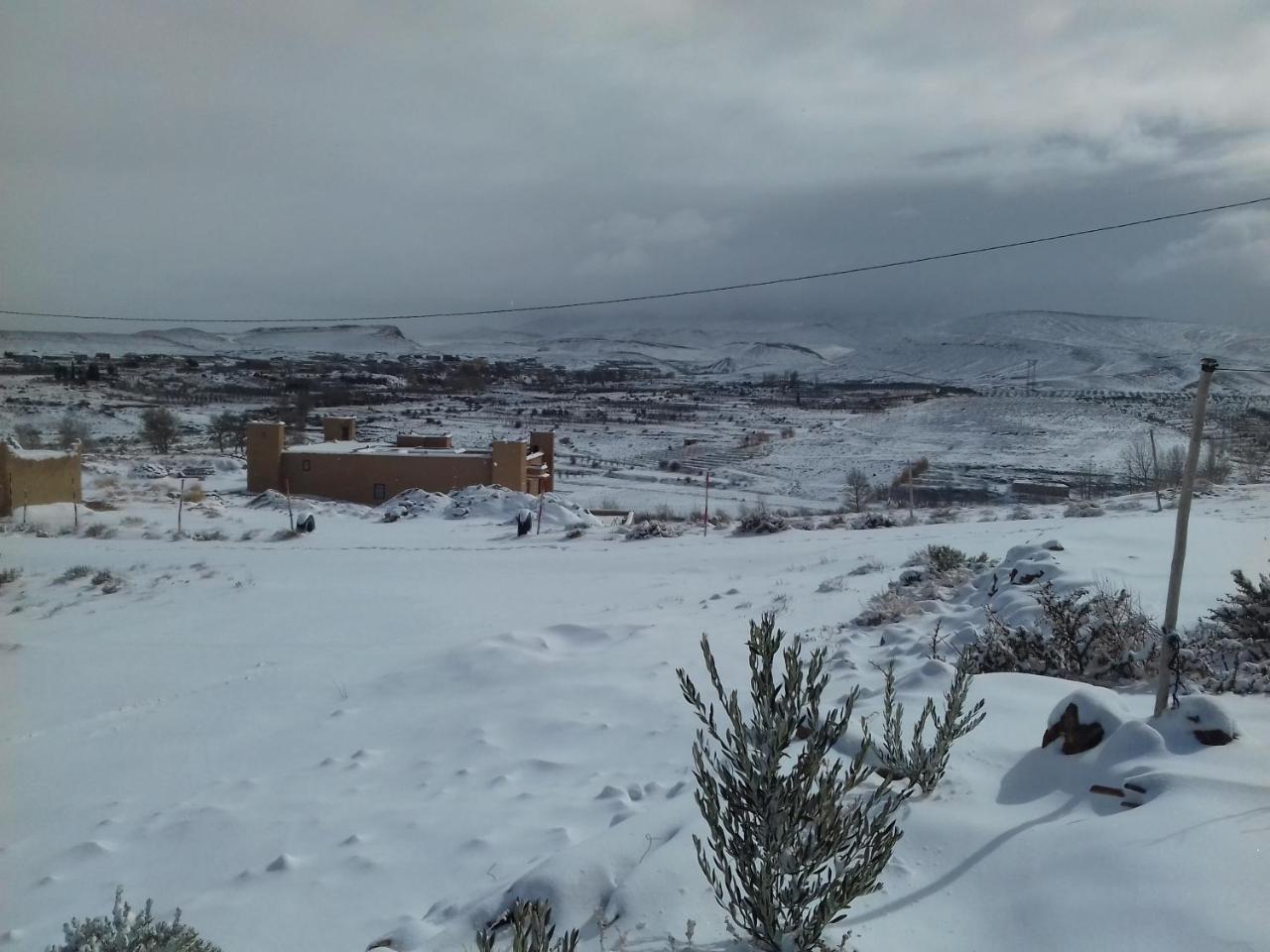 Kasbah Izoran Hotel Midelt Bagian luar foto